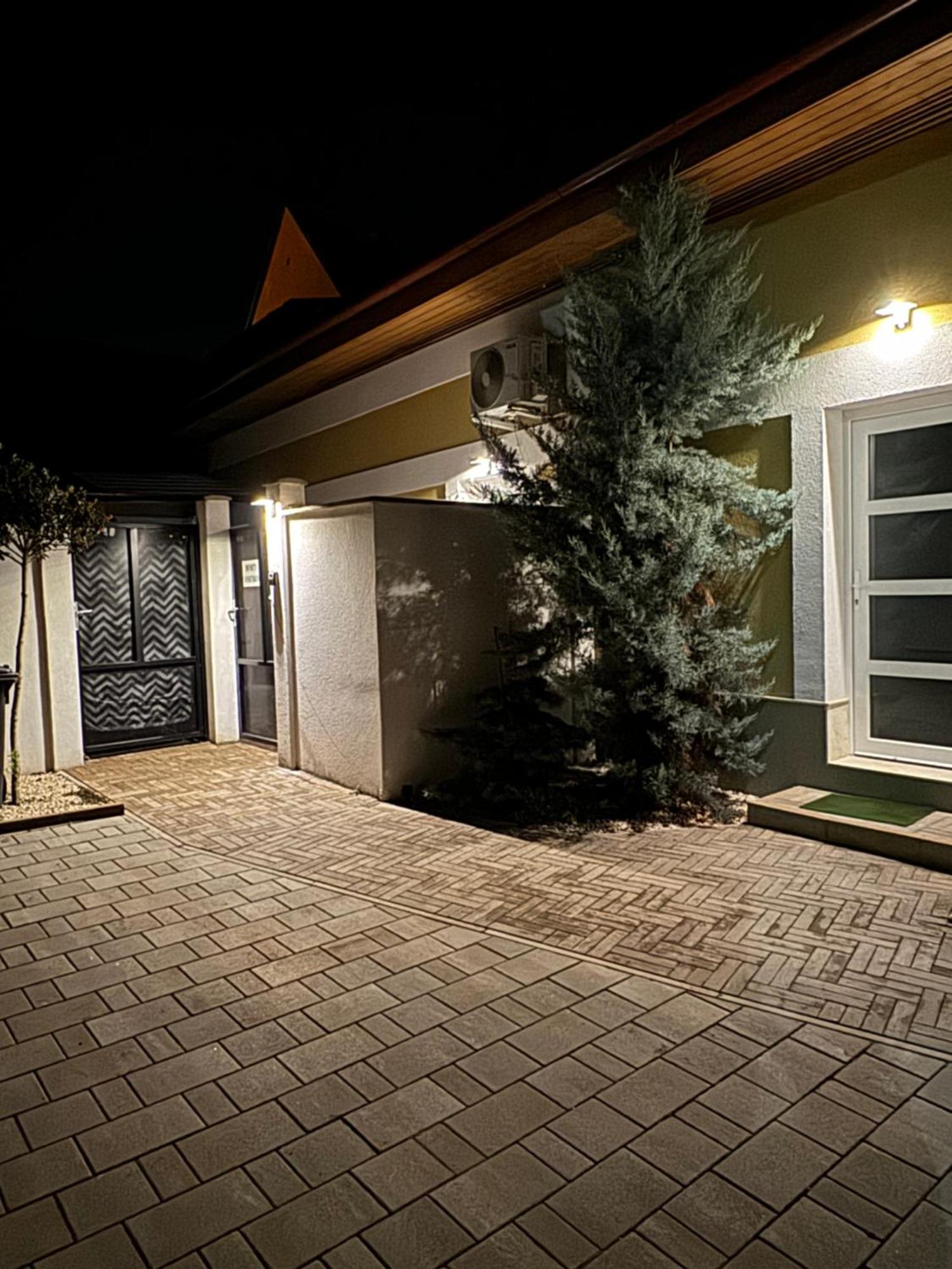 Infinity Apartman Esztergom Exterior foto